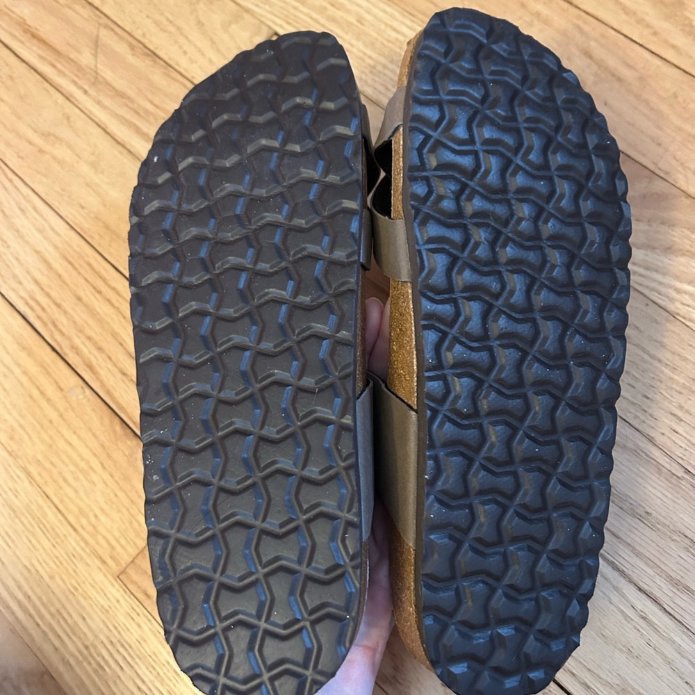 Brown Cushioned Sandals - cushionaire brand  - leather - Picture 2 of 4